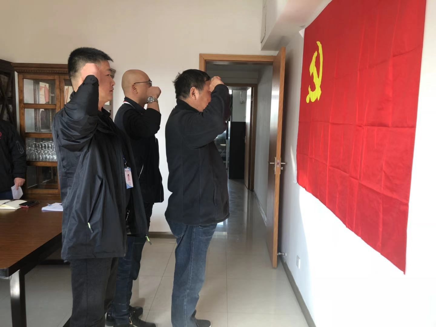 博尔立党支部举行入党宣誓活动